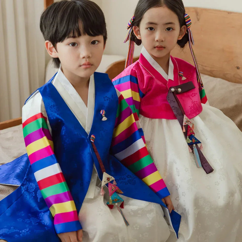 Seunju Magenta Saekdong Jeogori Ivory Skirt Girl Hanbok (100D-10YR) - Native Korean