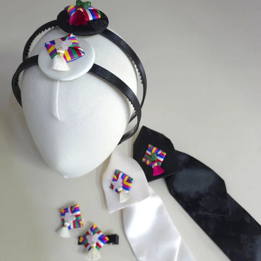 Native Korean Saekdong Ddakji headband with matching traditional accessories