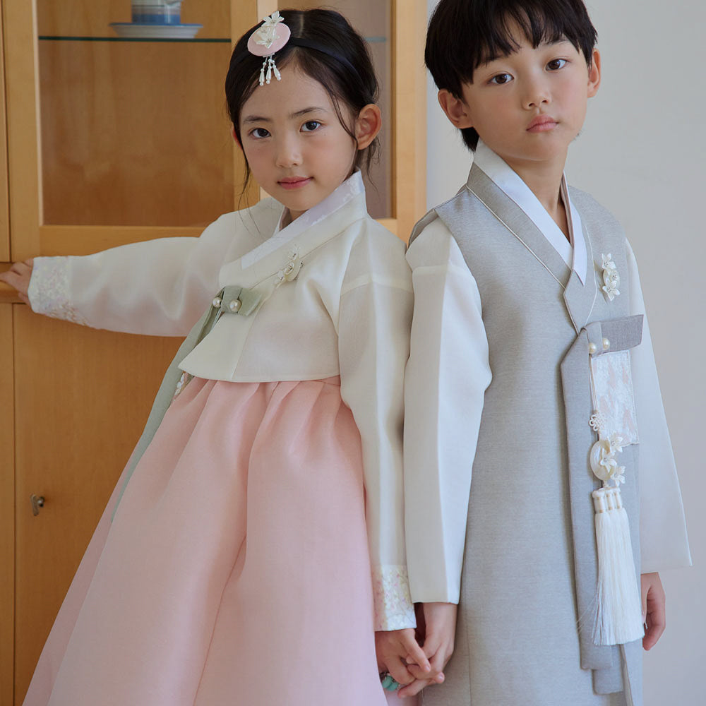 Yujin White Coral Girl Hanbok (100D-15YR)