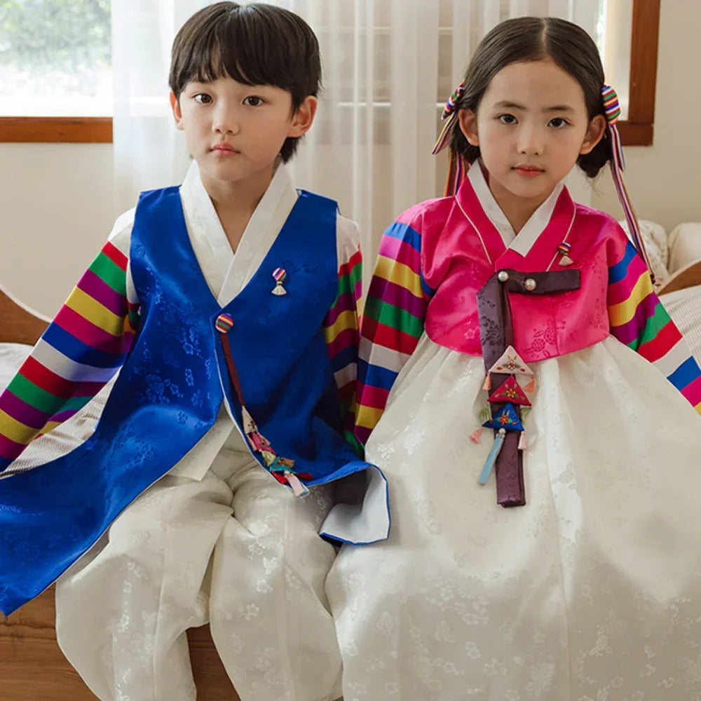 Seunju Magenta Saekdong Jeogori Ivory Skirt Girl Hanbok (100D-10YR) - Native Korean
