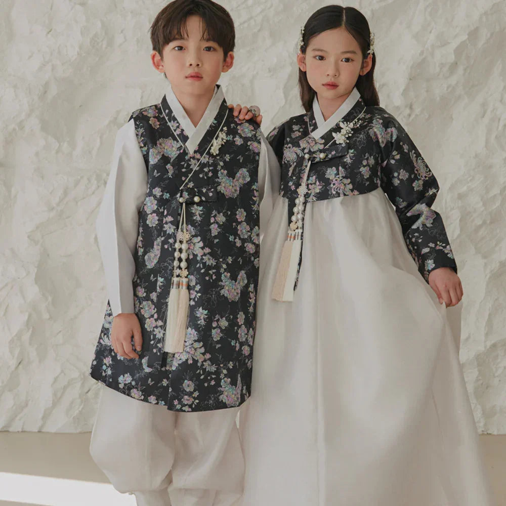 Black Pearl Vest Boy Hanbok (100D-15YR) - Native Korean