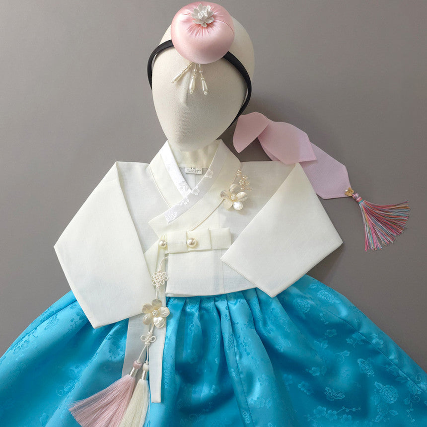 Heejin Sky Skirt Girl Hanbok (100D-15YR)