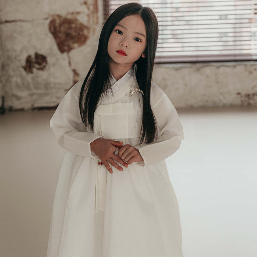 Cheonyeo Gwishin White Girl Hanbok (100D-15YR)