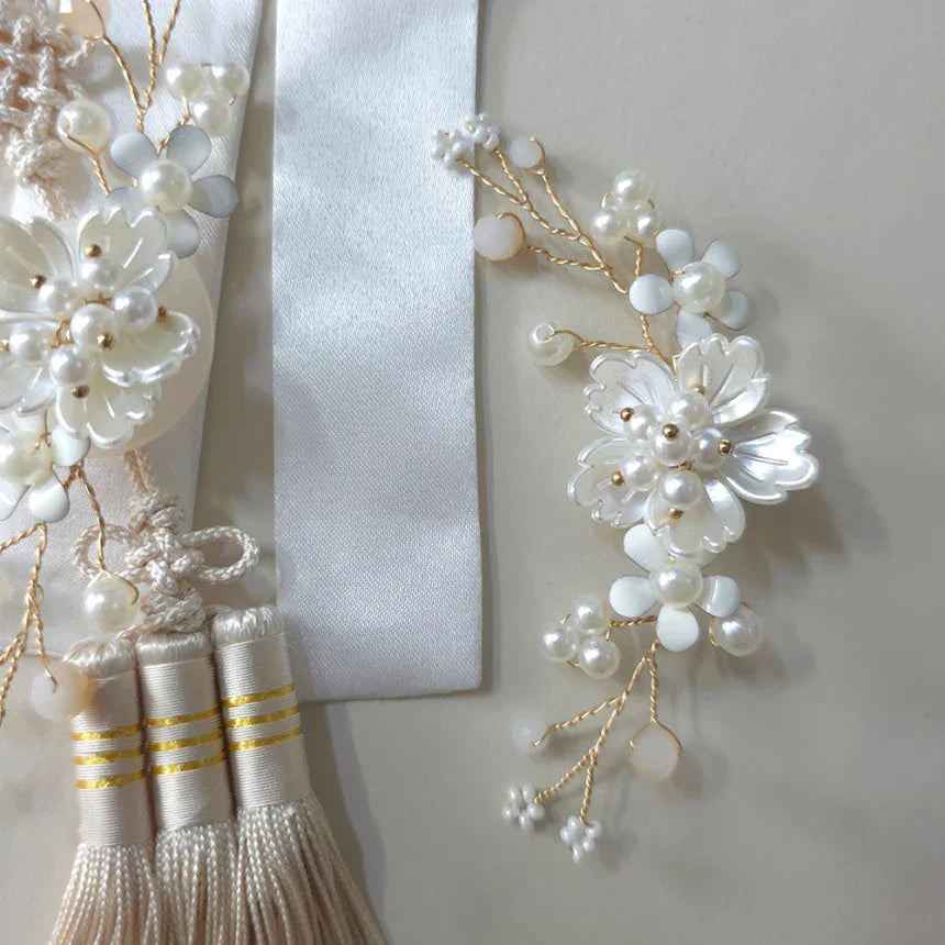 Mini Pearl Blossom Brooch - Native Korean