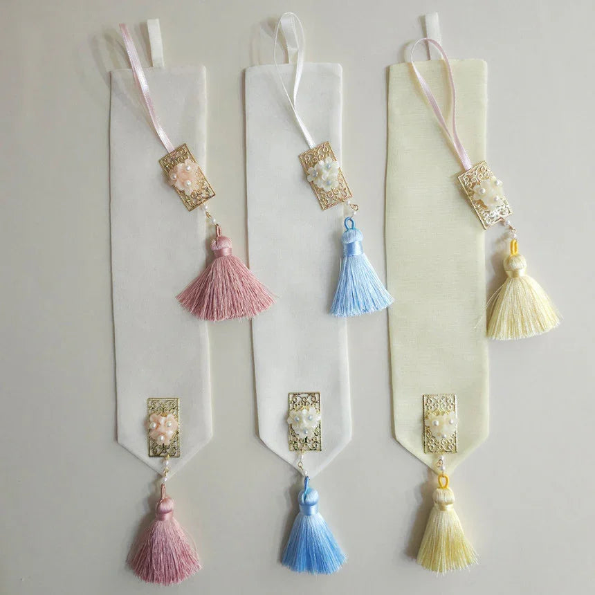 Mini Gold Floral Ribbon Norigae - Native Korean