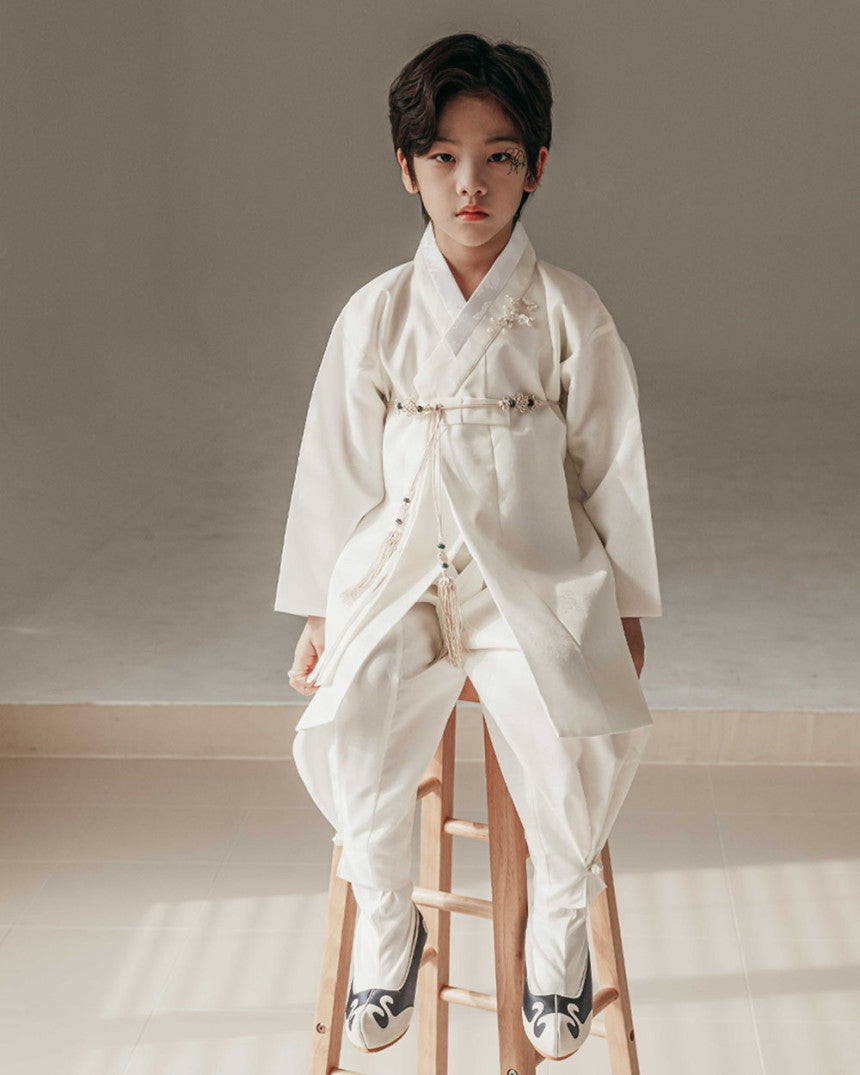 White Jeoseung Saja Hanbok (100D-8YR)