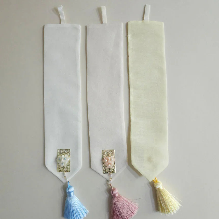 Mini Gold Floral Ribbon Norigae - Native Korean