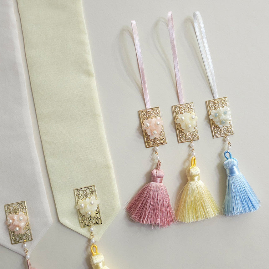 Mini Gold Floral Ribbon Norigae