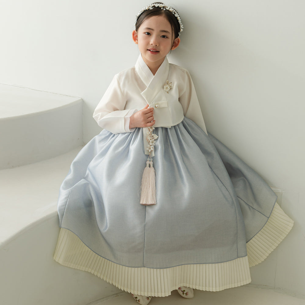 Lynn Sky Girl Hanbok (100D-10YR)