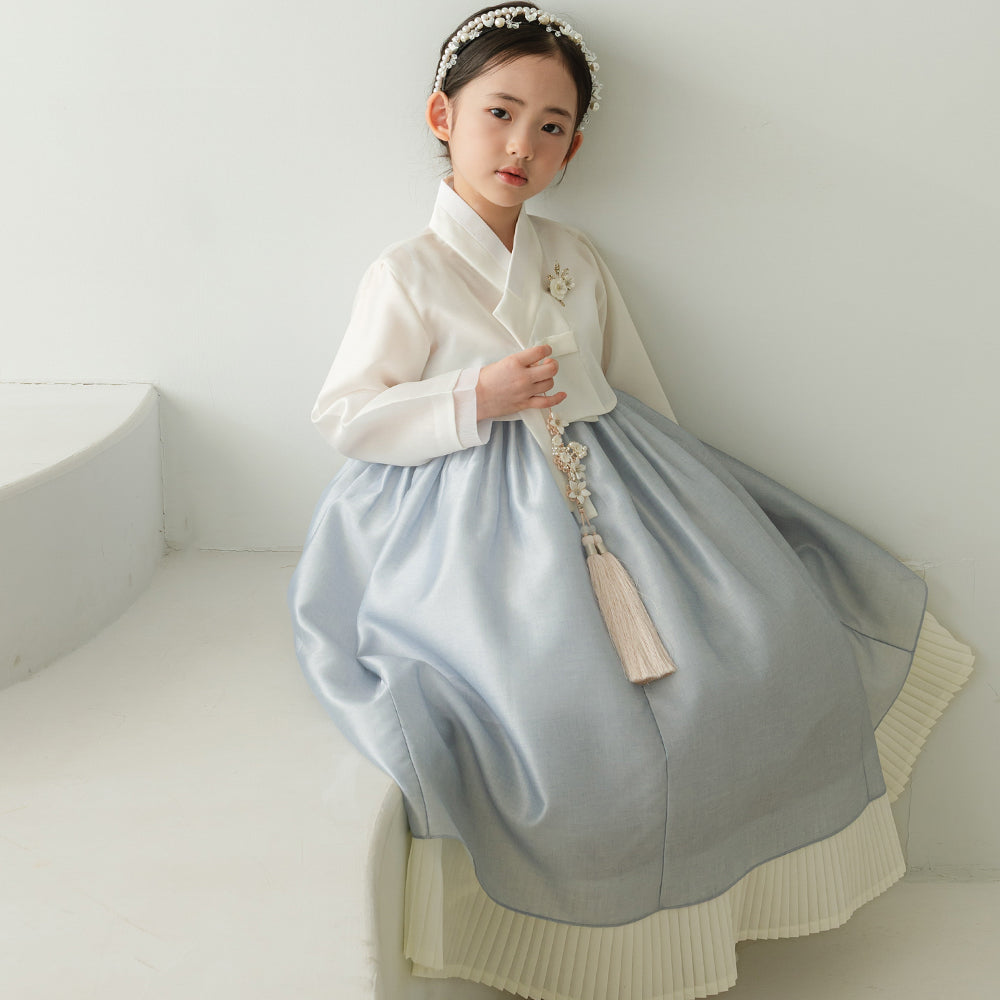 Lynn Sky Girl Hanbok (100D-10YR)