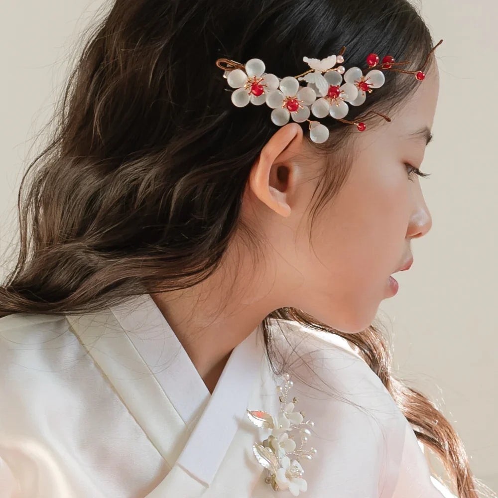 Lynn Red Girl Hanbok (100D-10YR)