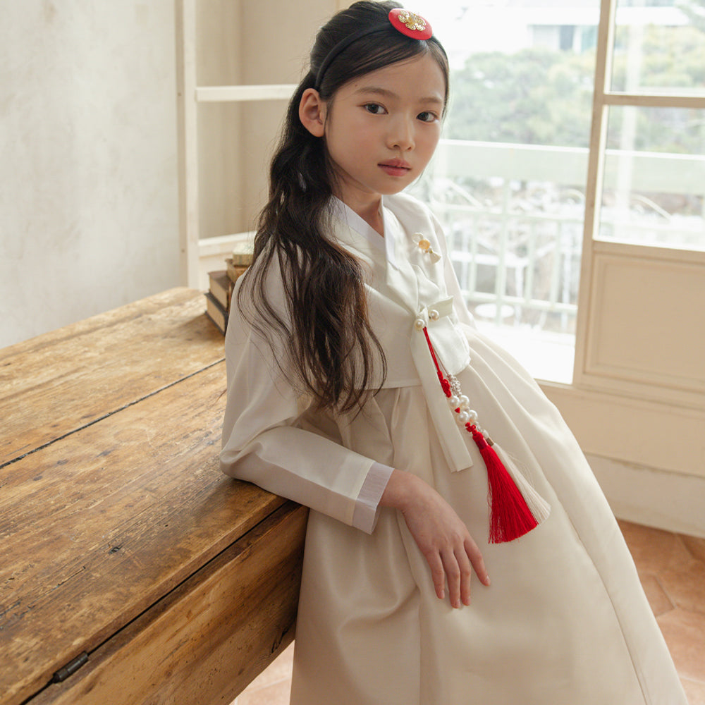Doha Beige Girl Hanbok (100D-10YR)