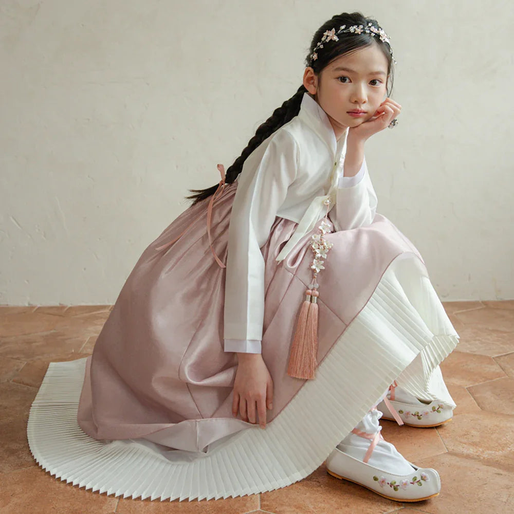 Lynn Pink Girl Hanbok (100D-10YR)