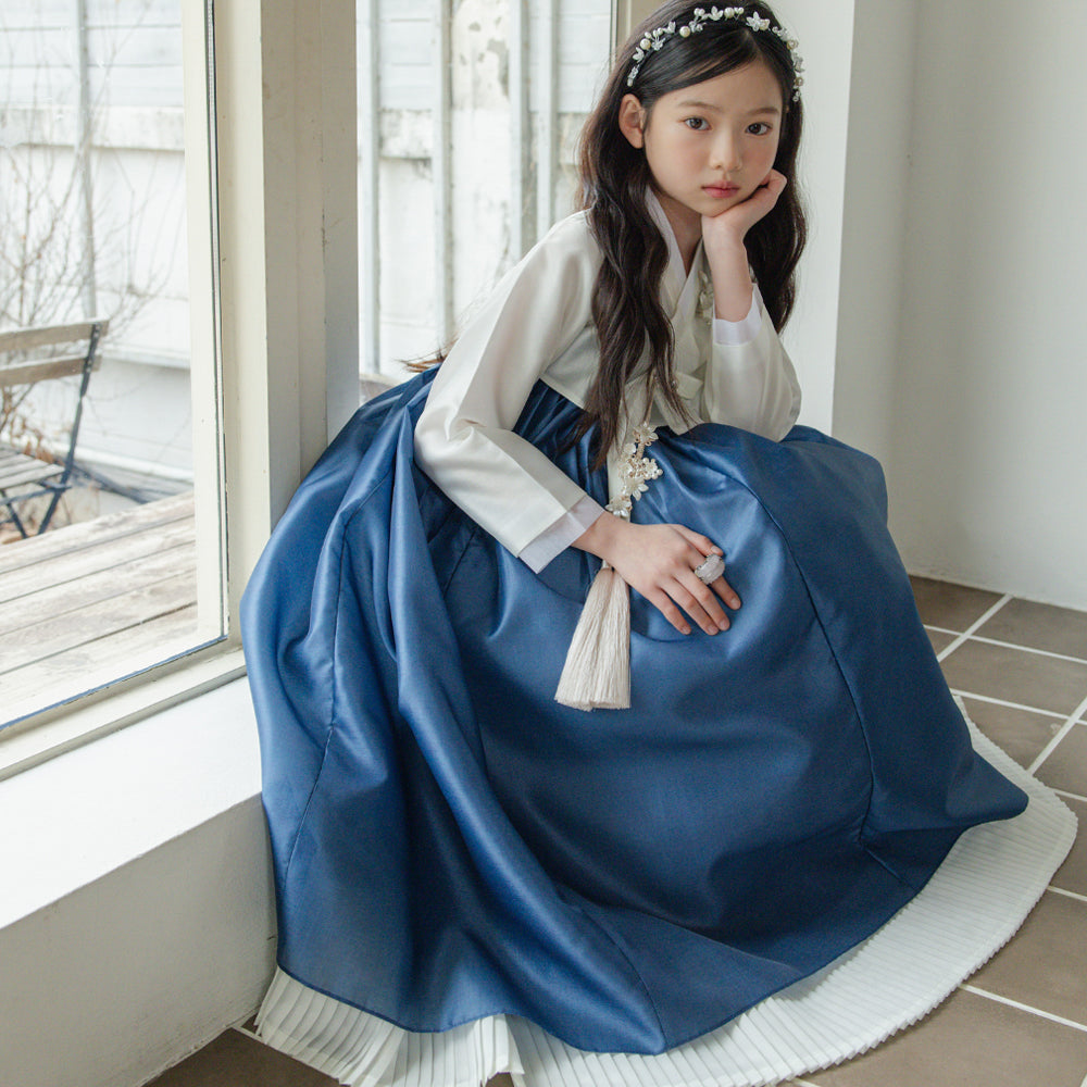 Lynn Blue Girl Hanbok (100D-10YR)