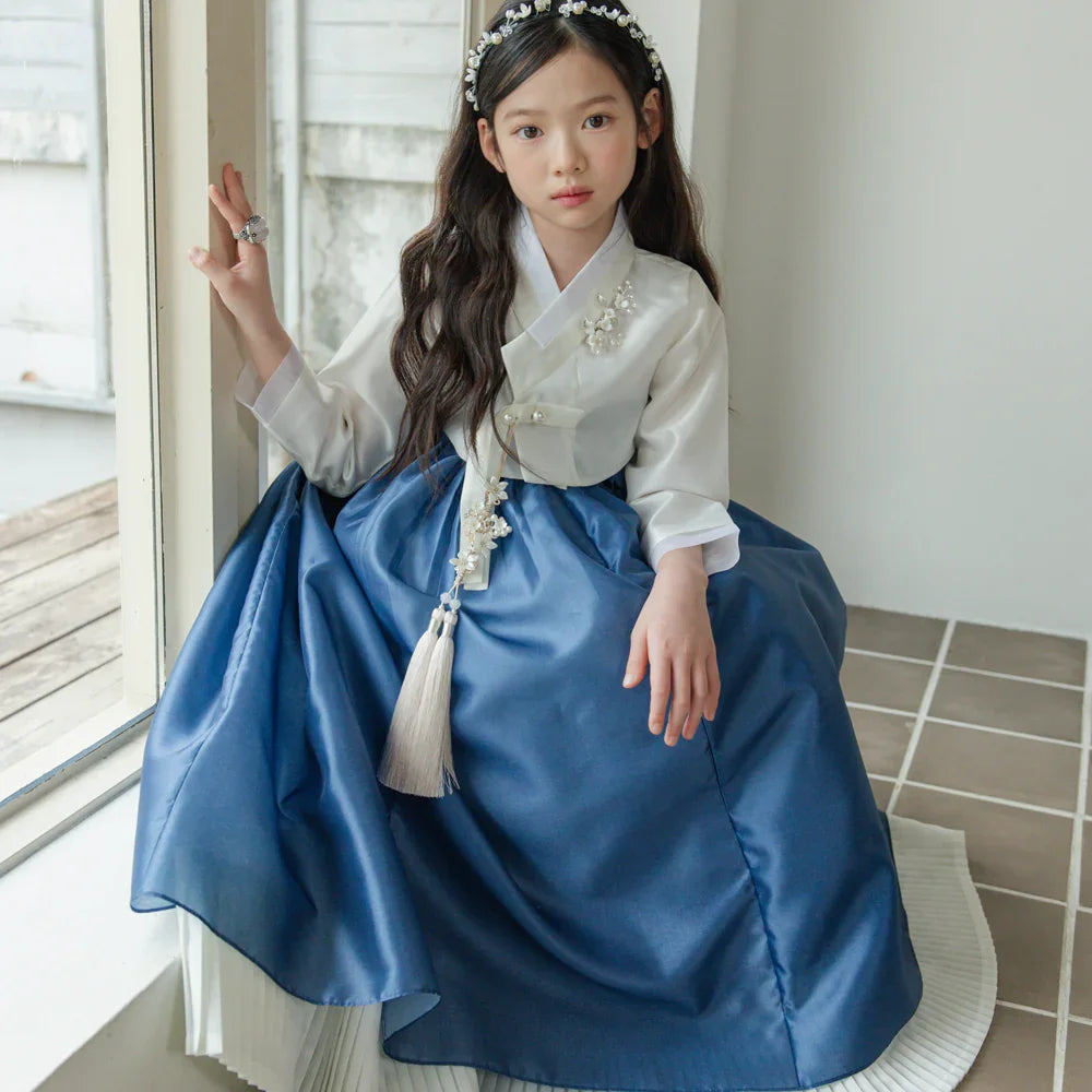 Lynn Blue Girl Hanbok (100D-10YR)