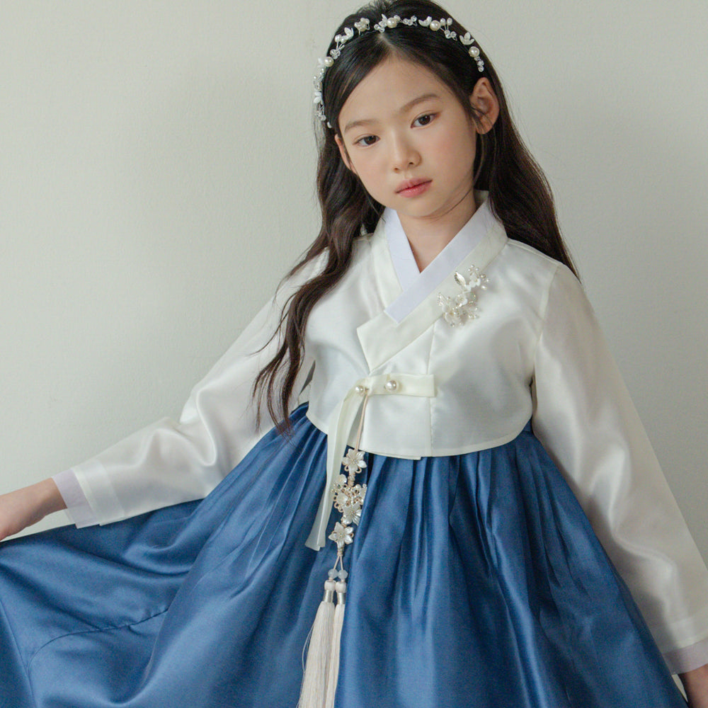 Lynn Blue Girl Hanbok (100D-10YR)