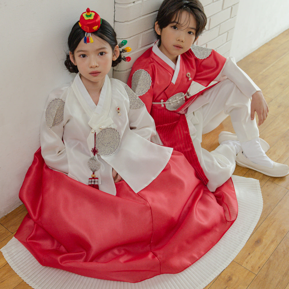 Sungbin Pleated Red Girl Hanbok (100D-10YR)