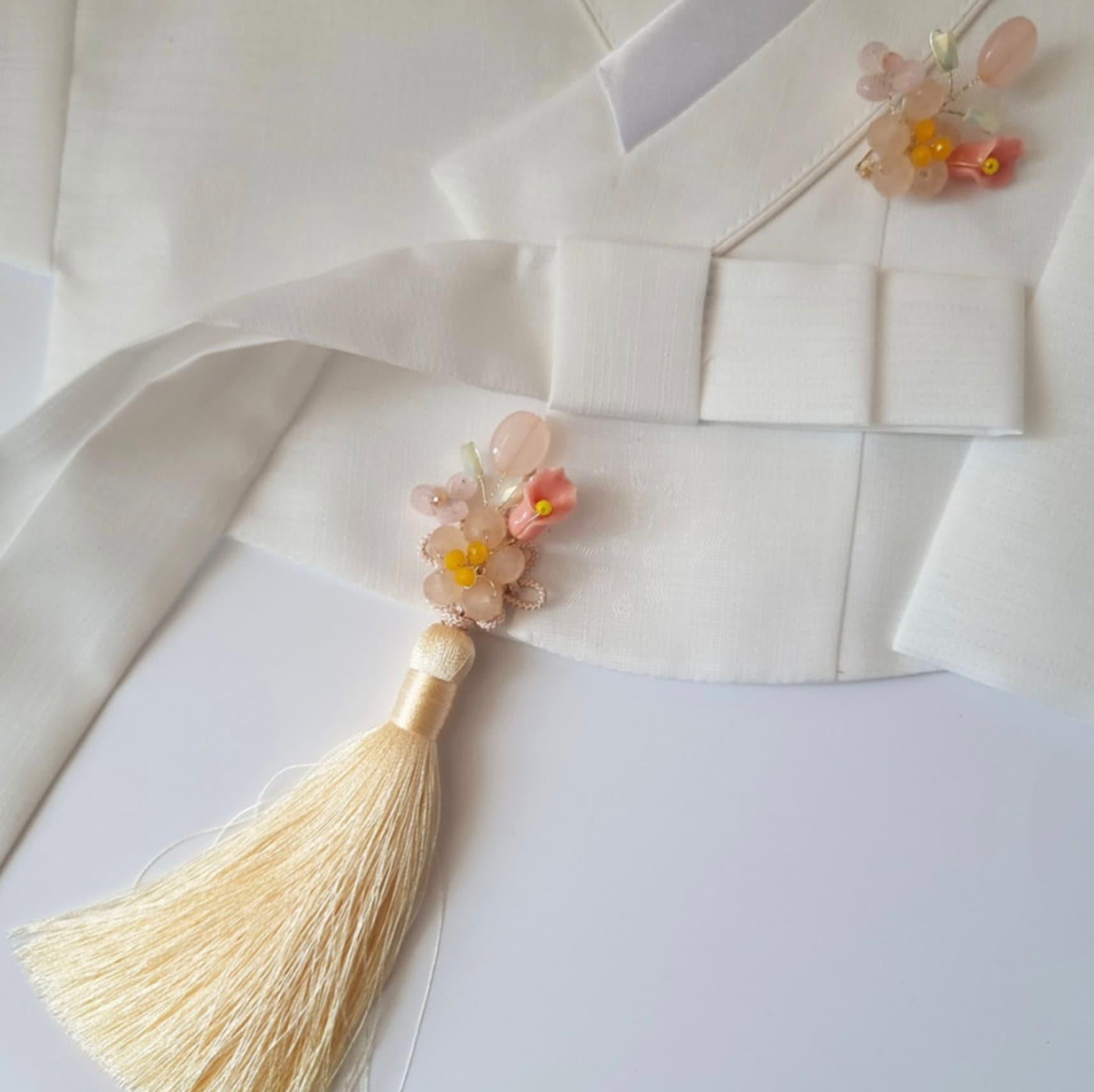 Cutie Floral Tassel Norigae W/Brooch Set - Native Korean