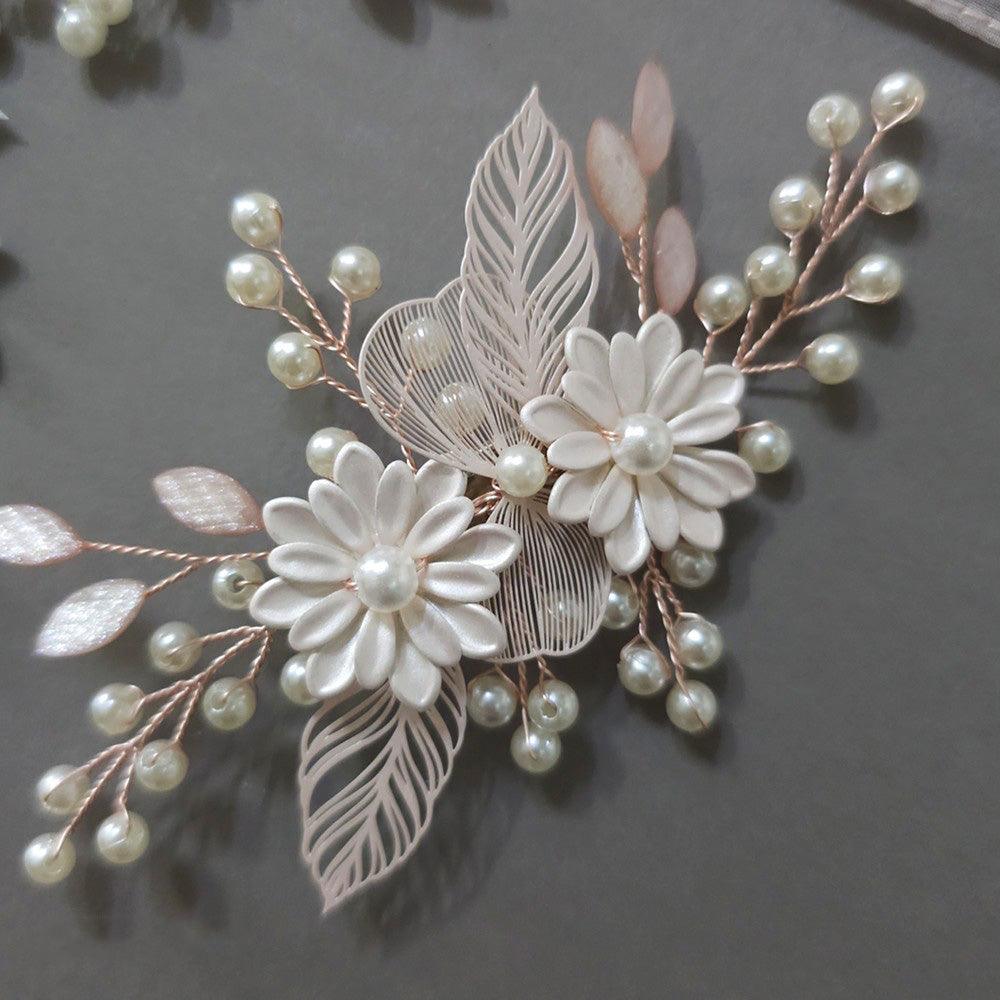 Delicate Floral Pearl Hairpin - Native Korean