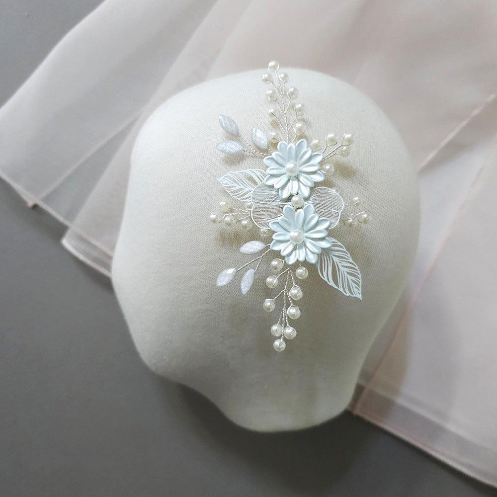Delicate Floral Pearl Hairpin - Native Korean