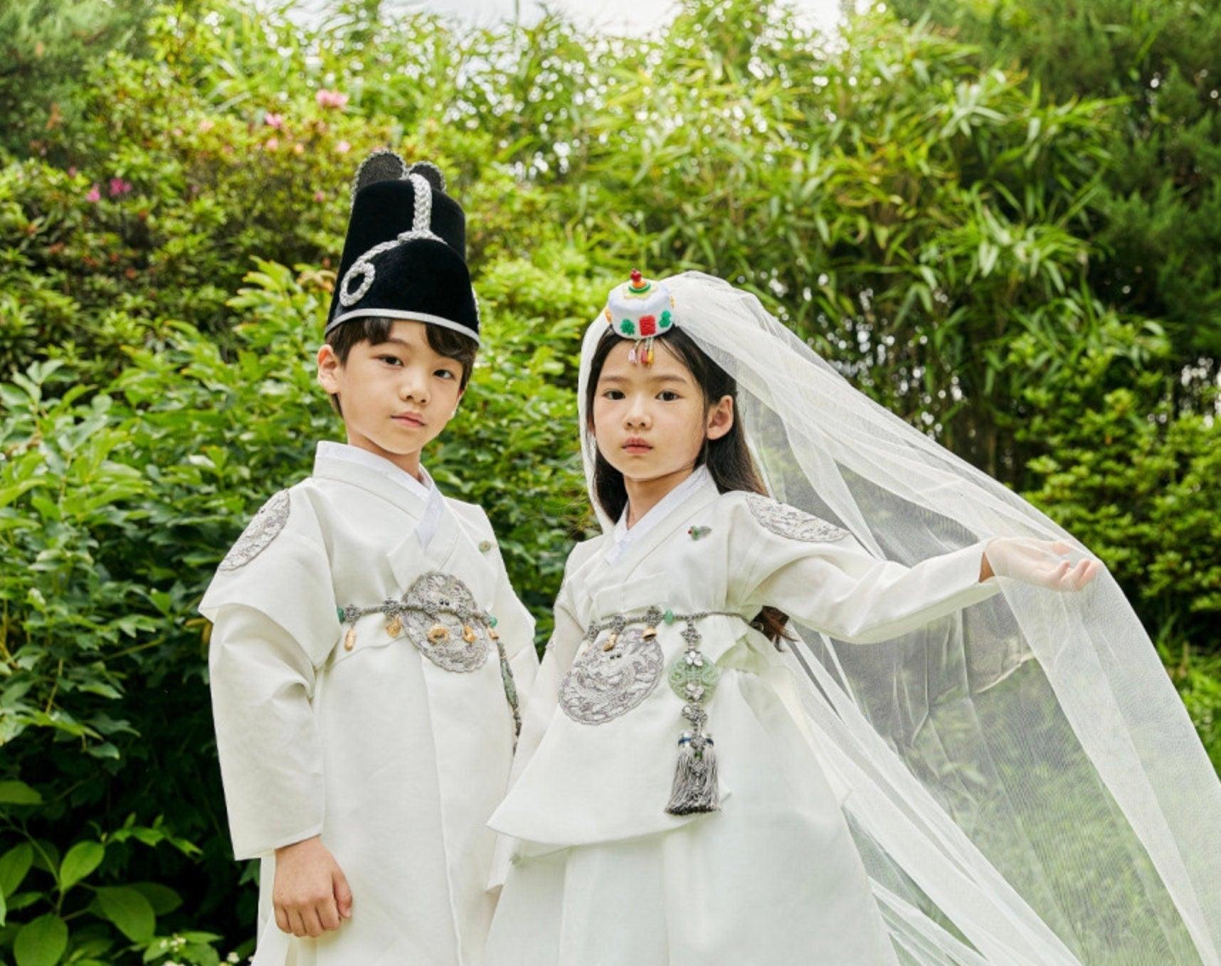Hyunbi Gray Embroidery Ivory Girl Hanbok (100D-10YR) - Native Korean