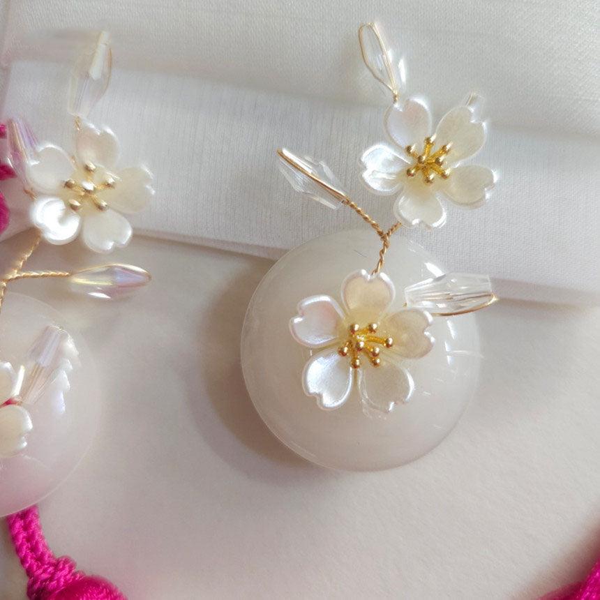 Lily Brooch - Native Korean