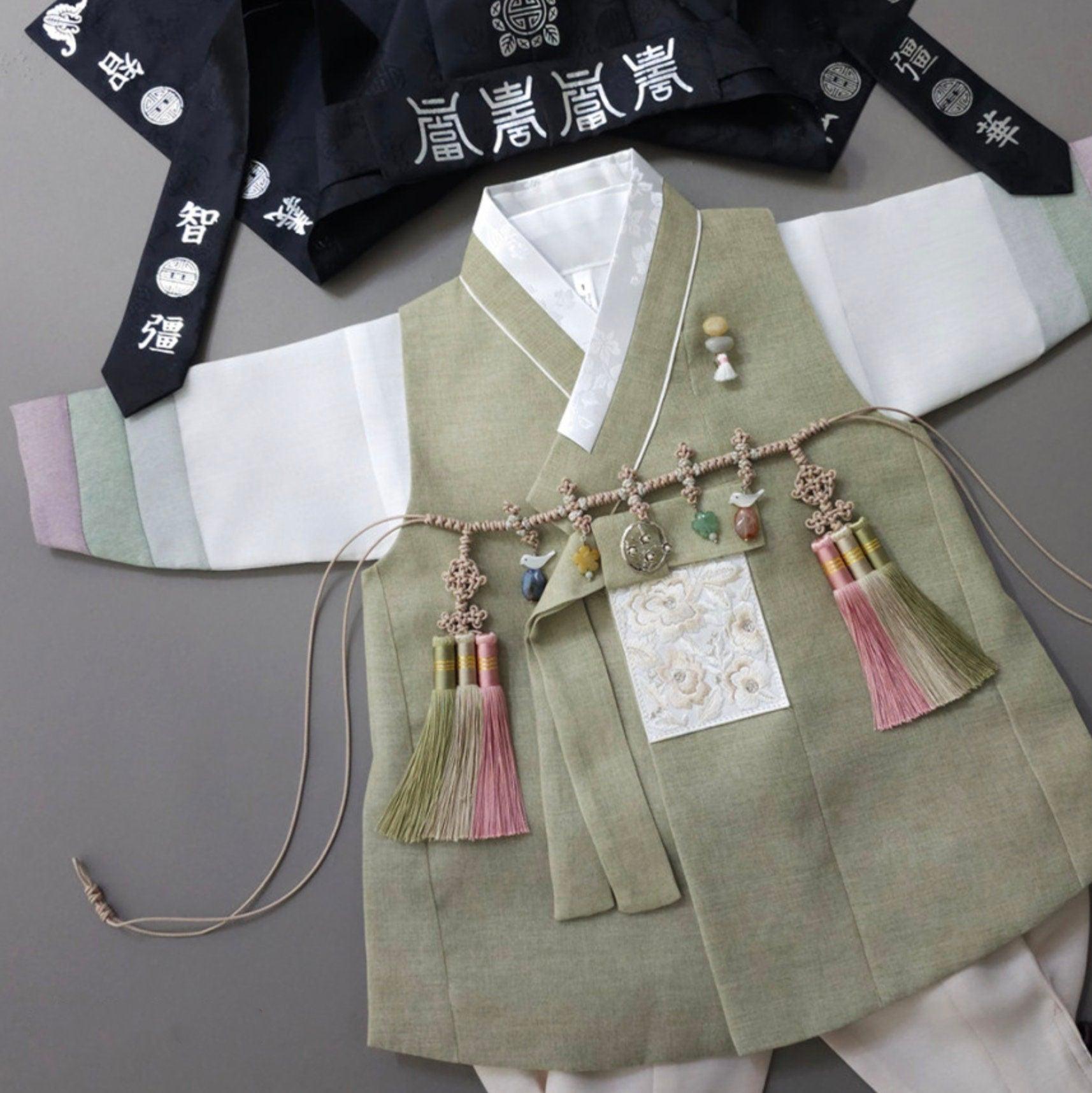 Minho L.Khaki Boy Hanbok (100D-9YR) - Native Korean