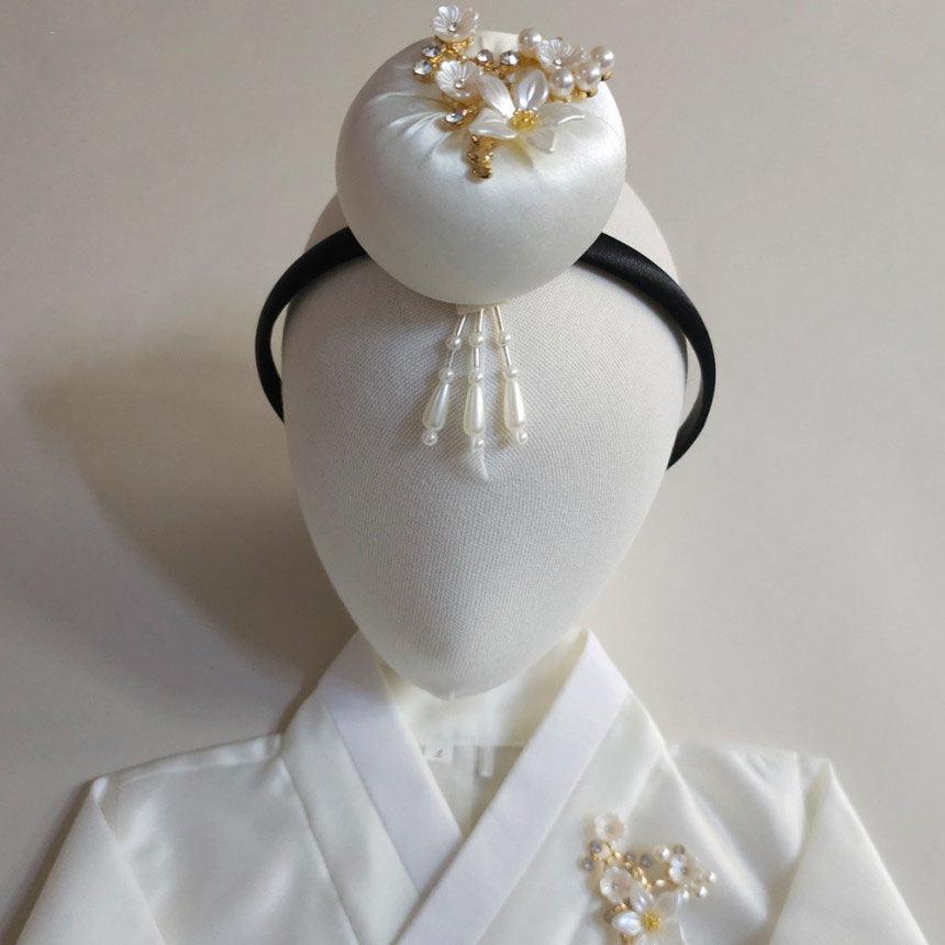 Pearl Bloom Brooch - Native Korean