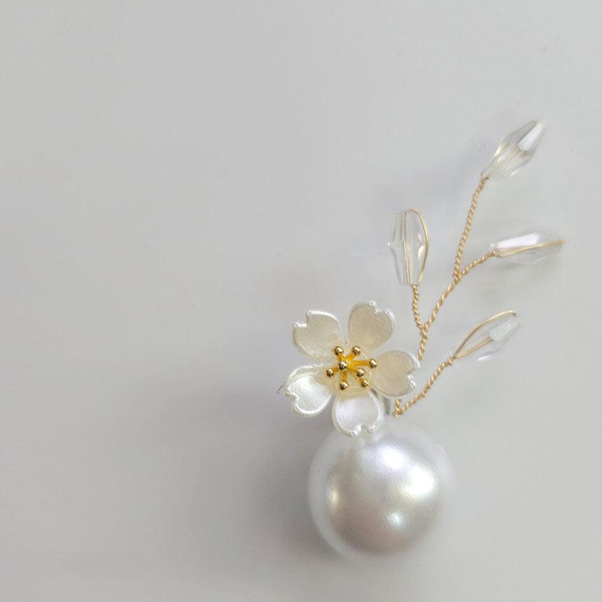 Pearl Blossoms Brooch - Native Korean