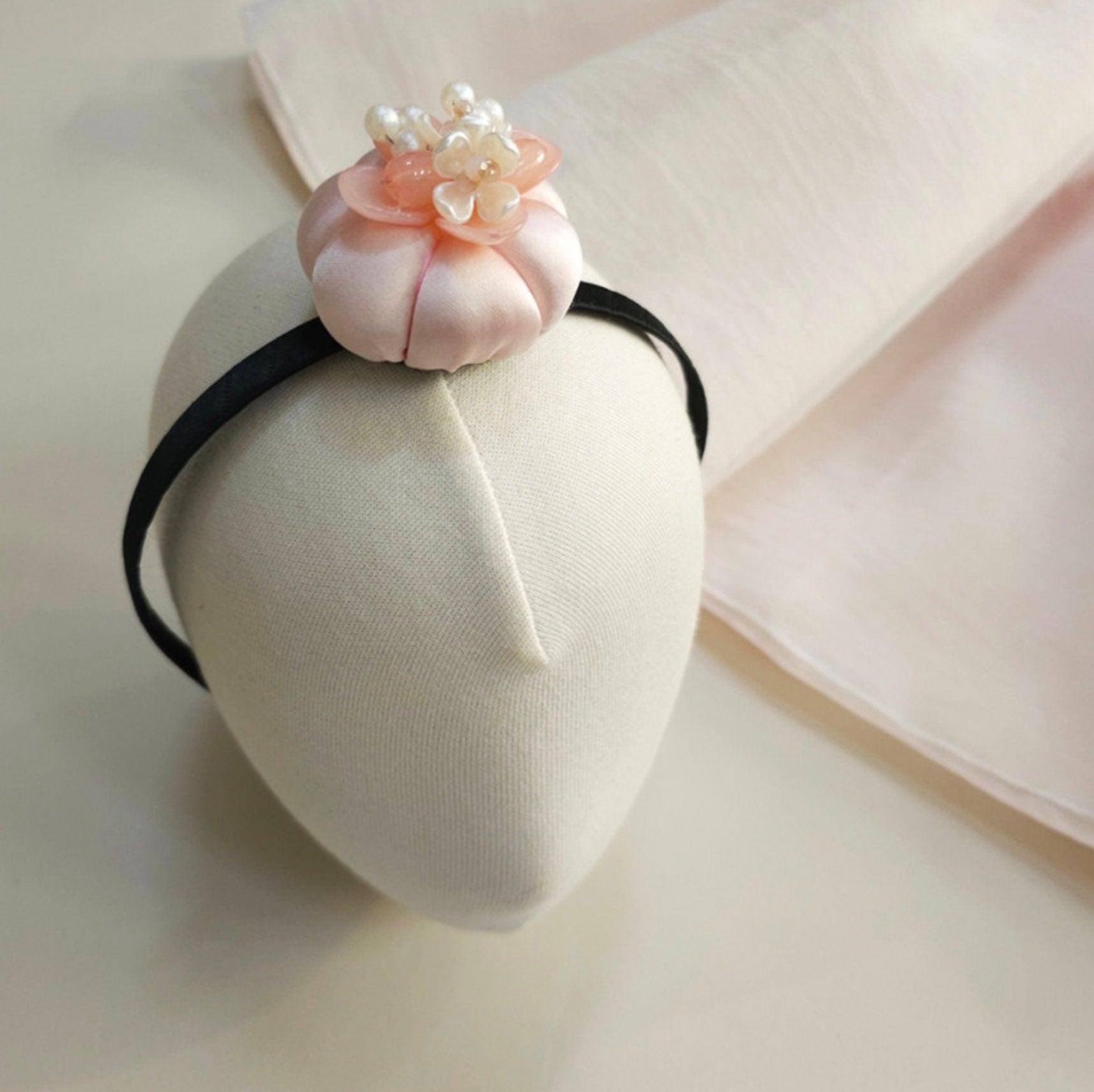 Shiny Flower Pumpkin Headband - Native Korean