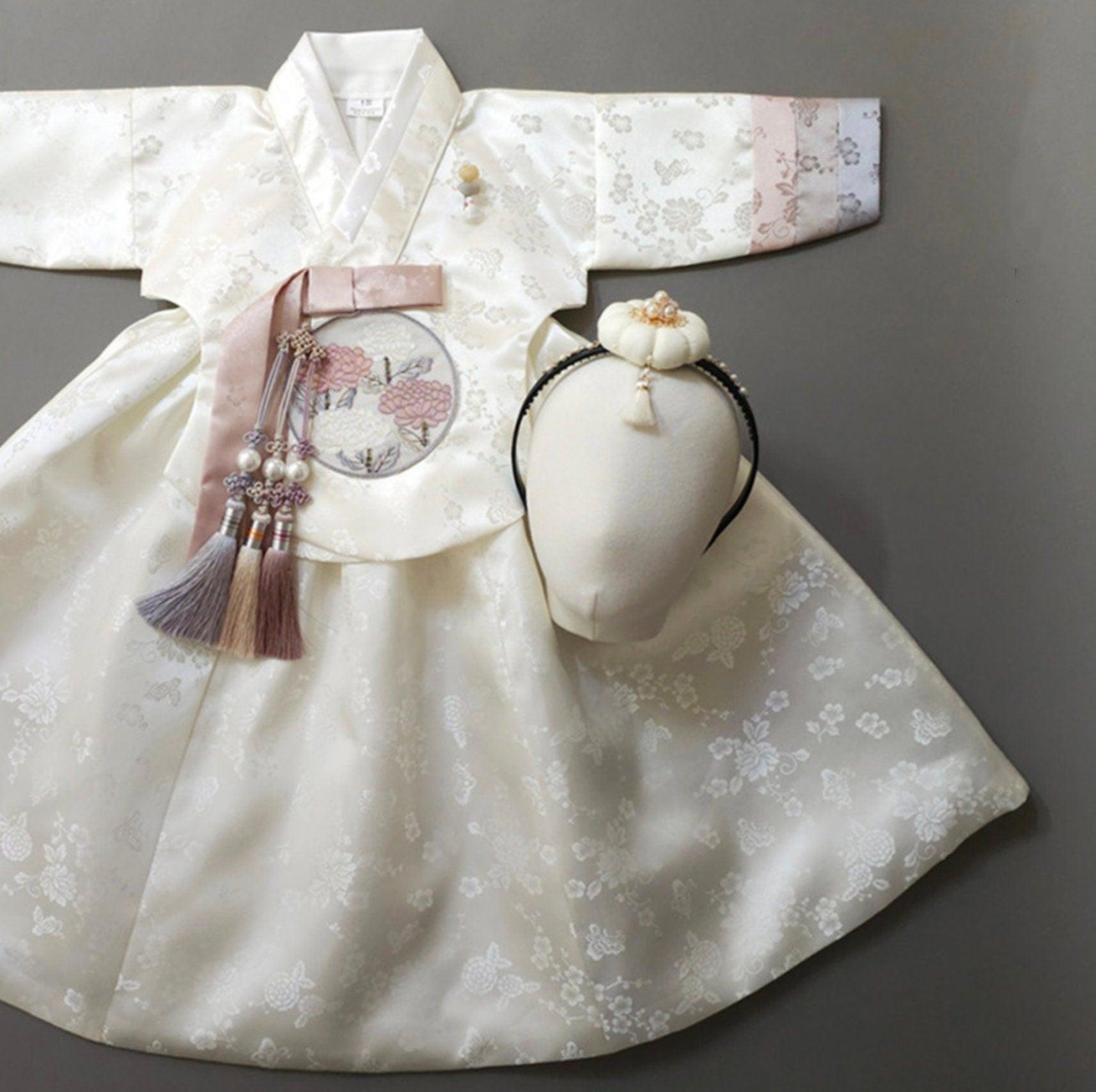 Yunjae Ivory Skirt Girl Hanbok (100D-15YR) - Native Korean