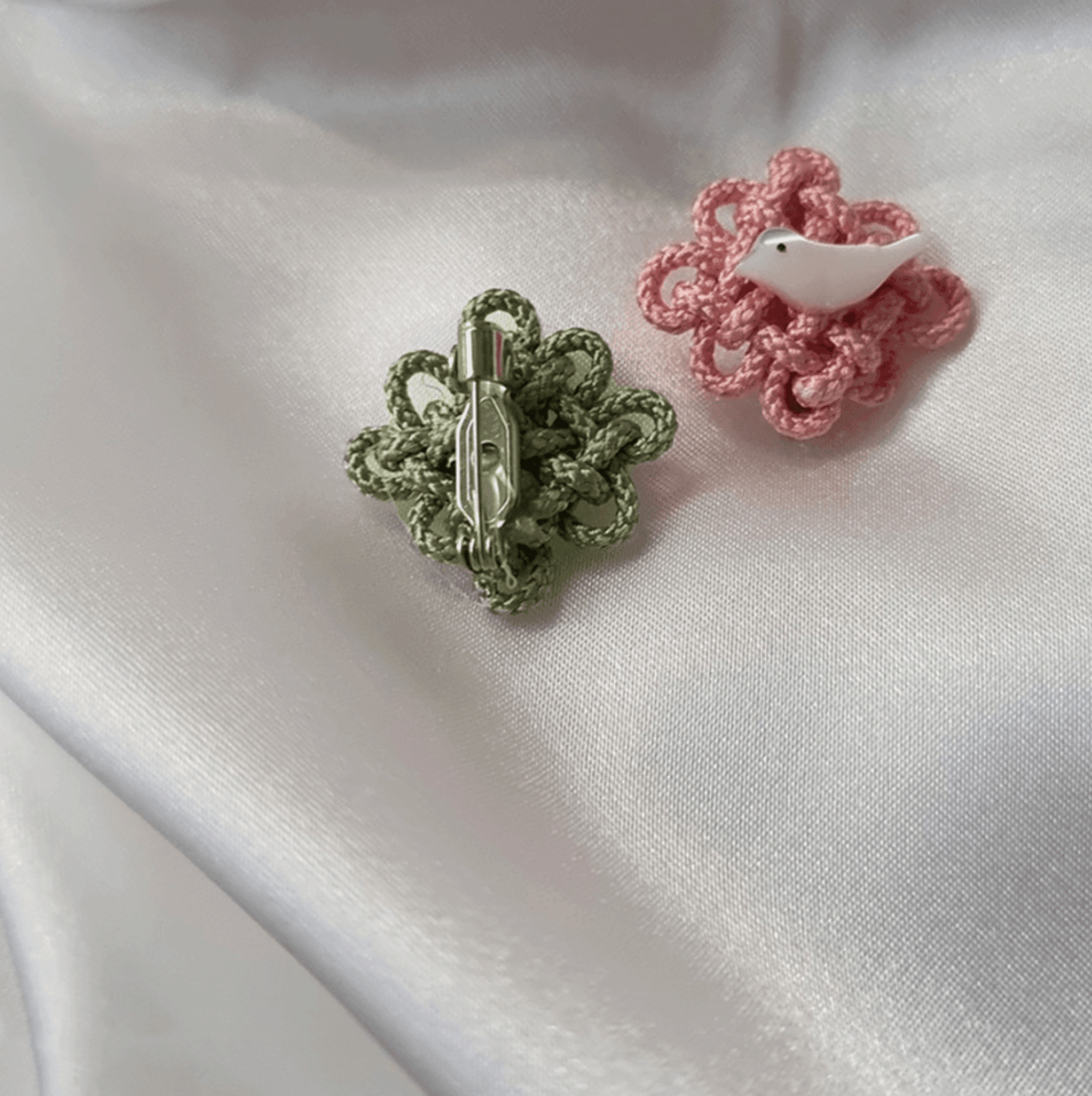 Bird Knot Brooch - Native Korean