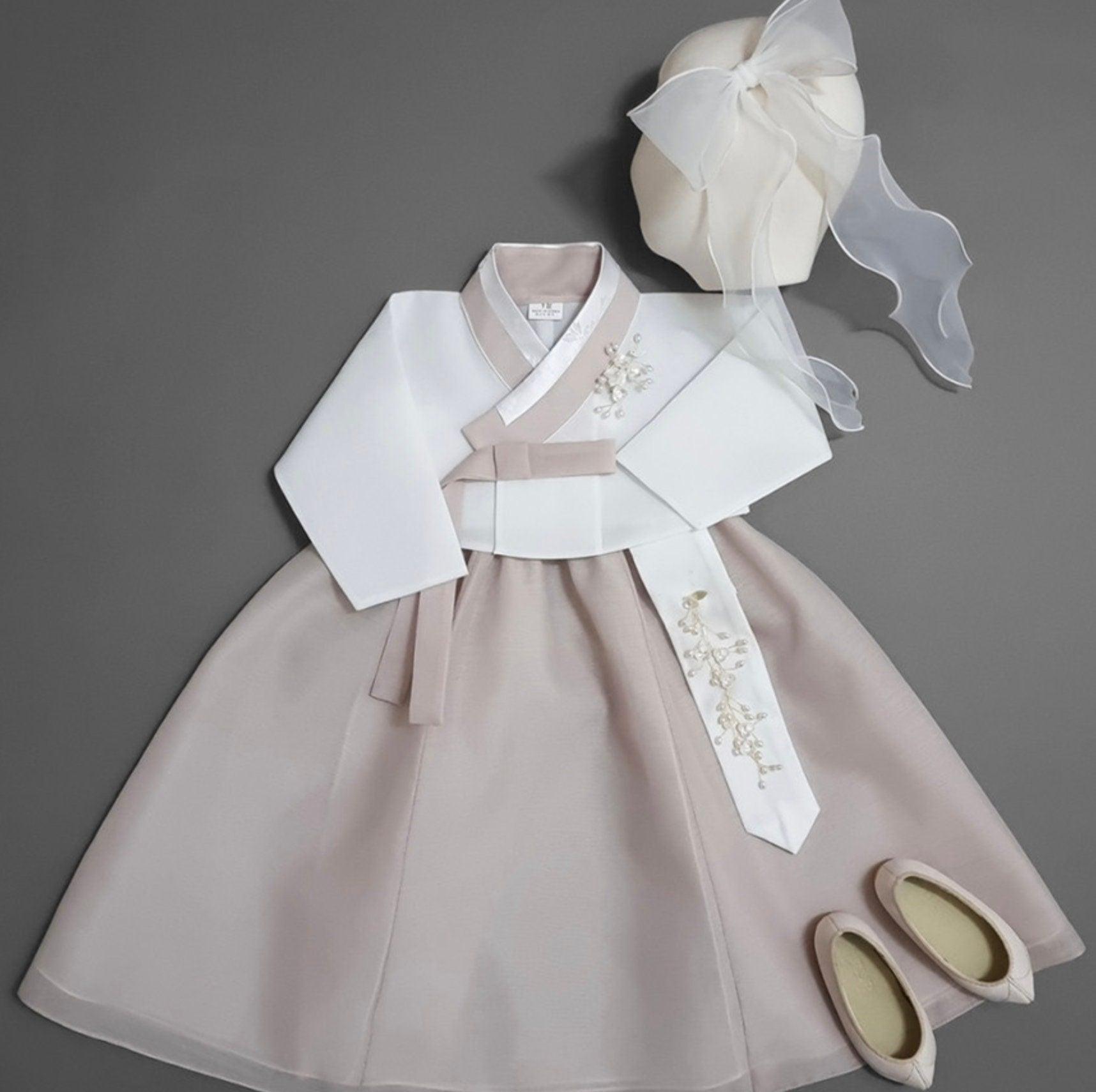 Hyungyoung Beige Girl Hanbok (100D-1YR) - Native Korean