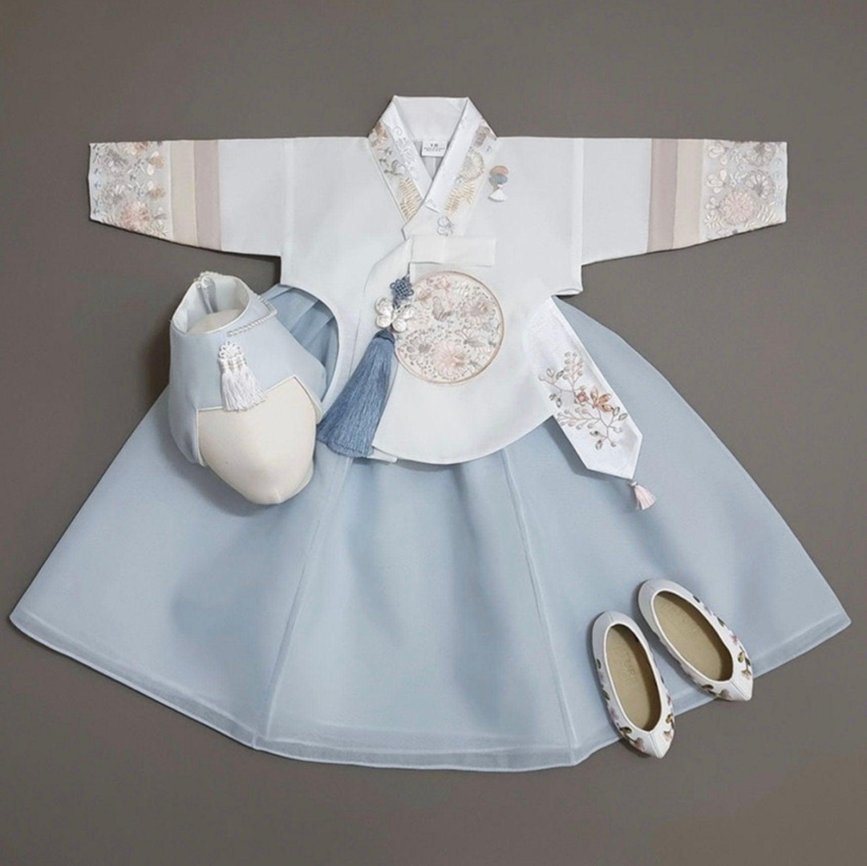 Hyunji Sky Girl Hanbok (100D-15YR) - Native Korean