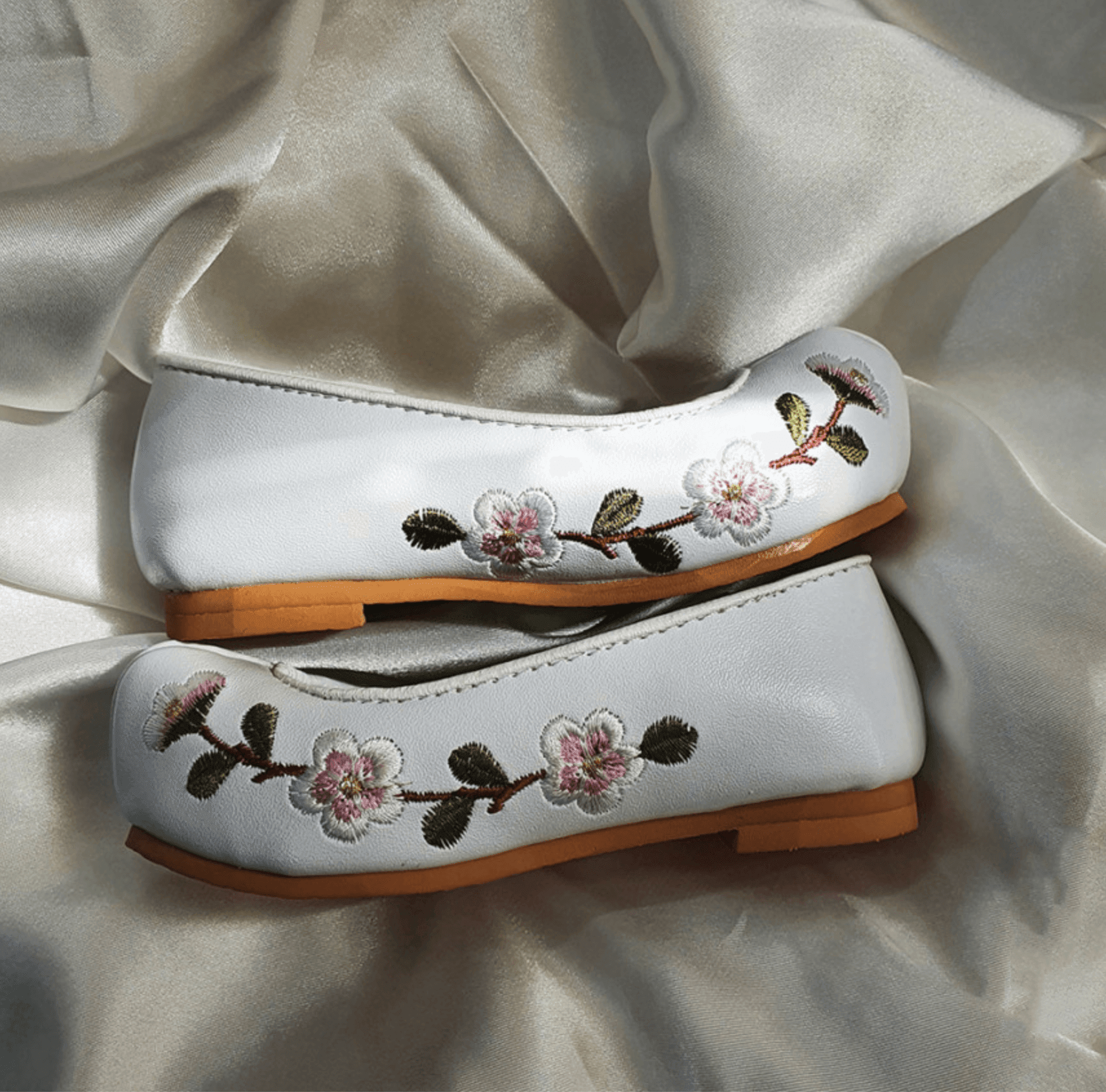 Ivory Floral Girl Hanbok Shoes (130~140mm) - Native Korean