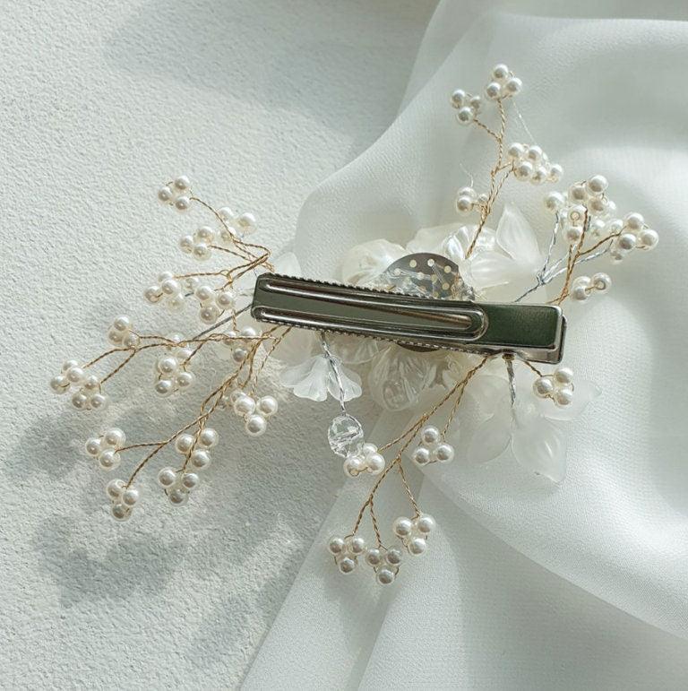White Blossoms Flower Hairpin - Native Korean