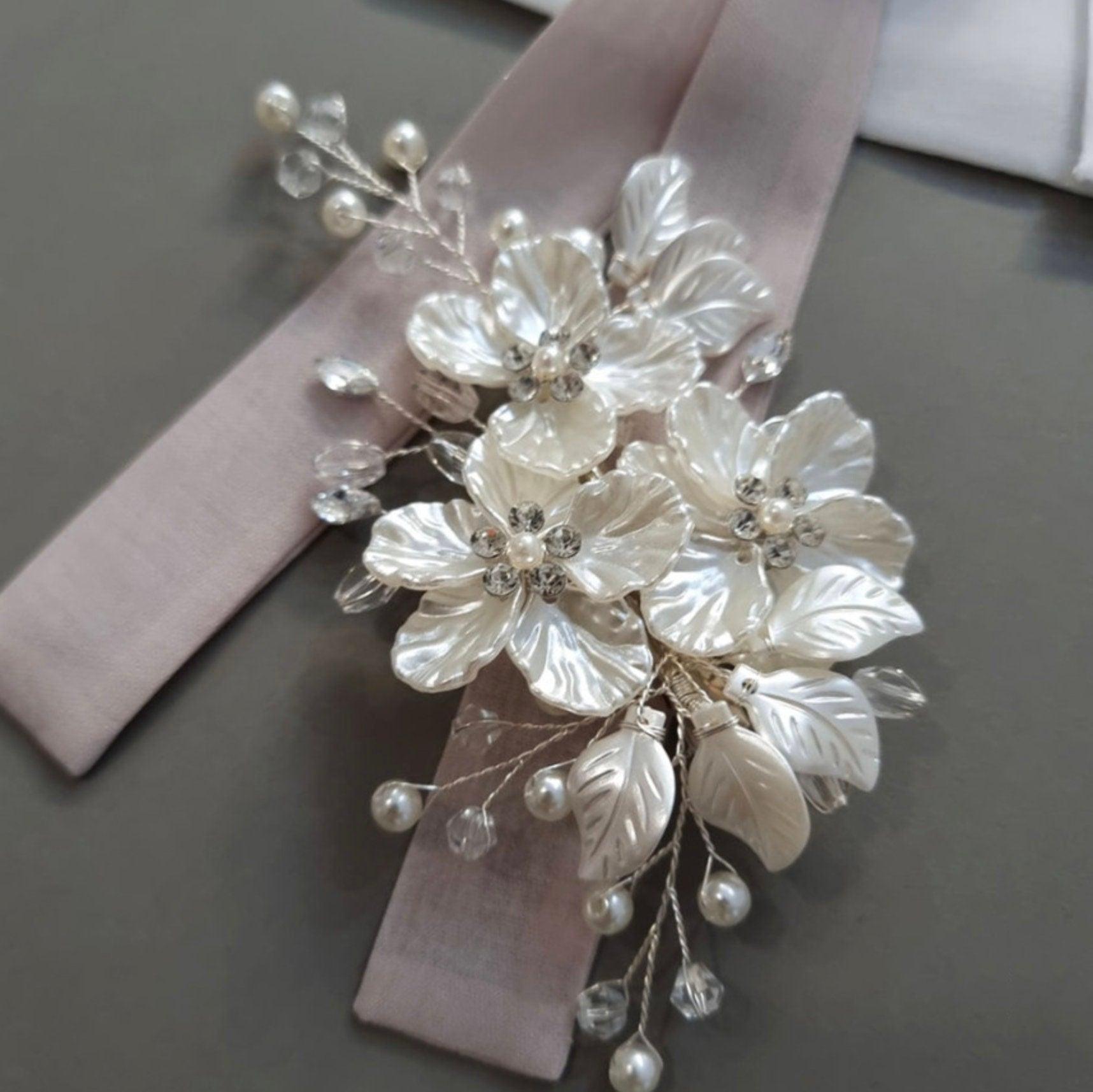 White Floral Hairpin - Native Korean