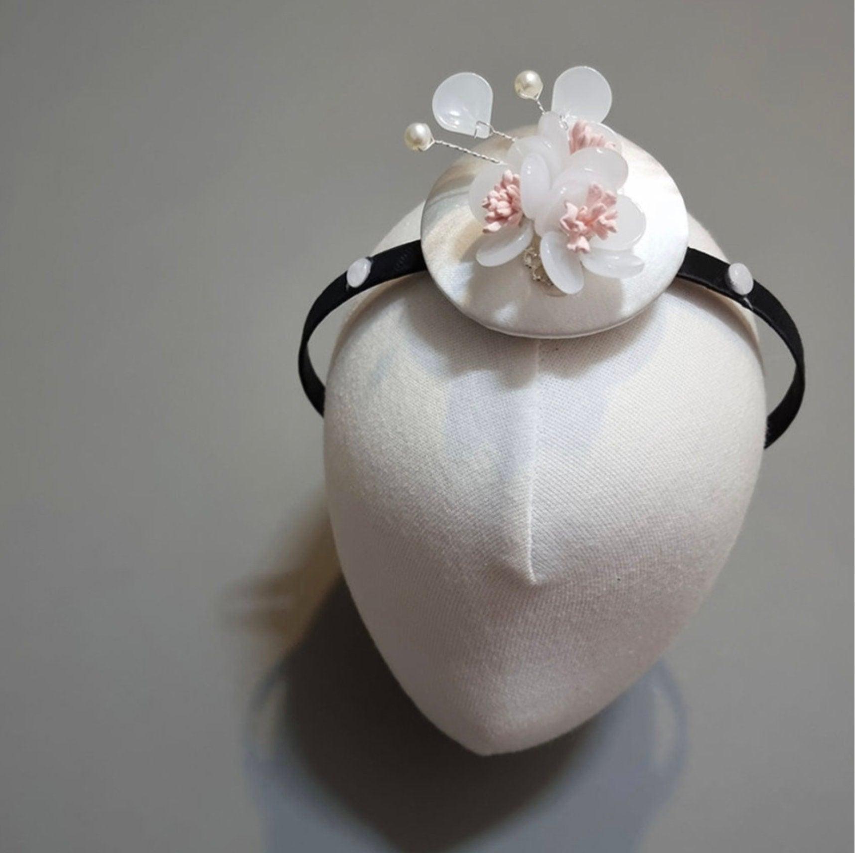 White Floral Headband - Native Korean