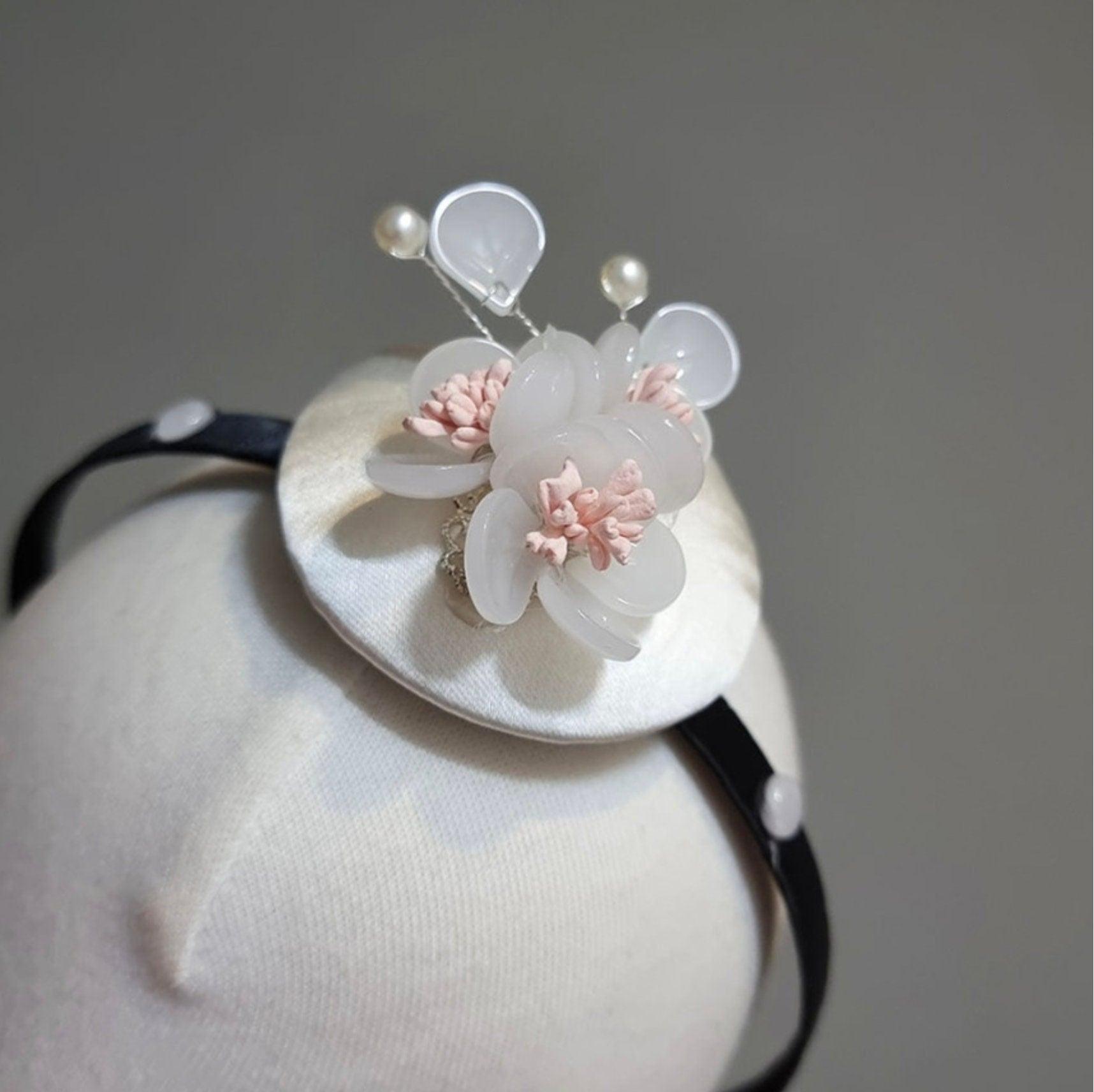 White Floral Headband - Native Korean