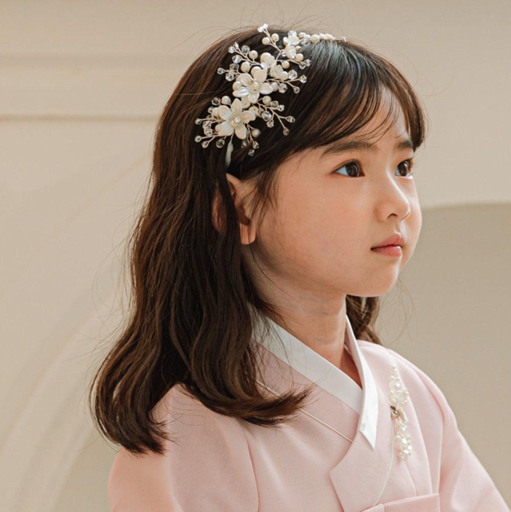 White Pearl Flower Wreath headband - Native Korean