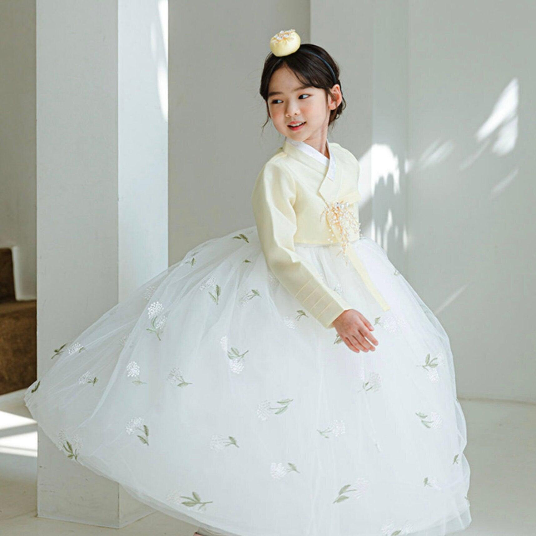 Xia Yellow White Dress Girl Hanbok (100D-8YR) - Native Korean