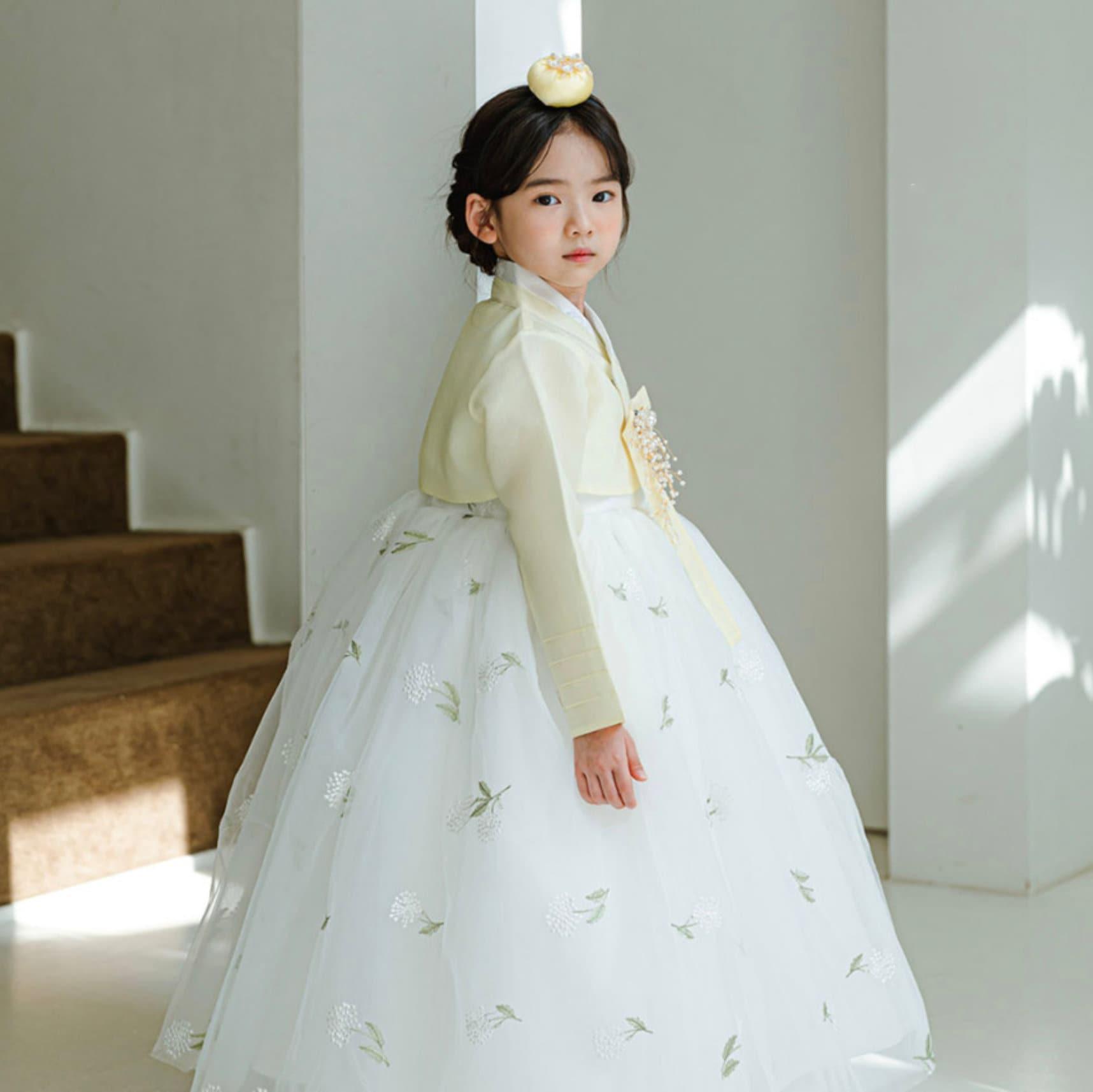 Xia Yellow White Dress Girl Hanbok (100D-8YR) - Native Korean