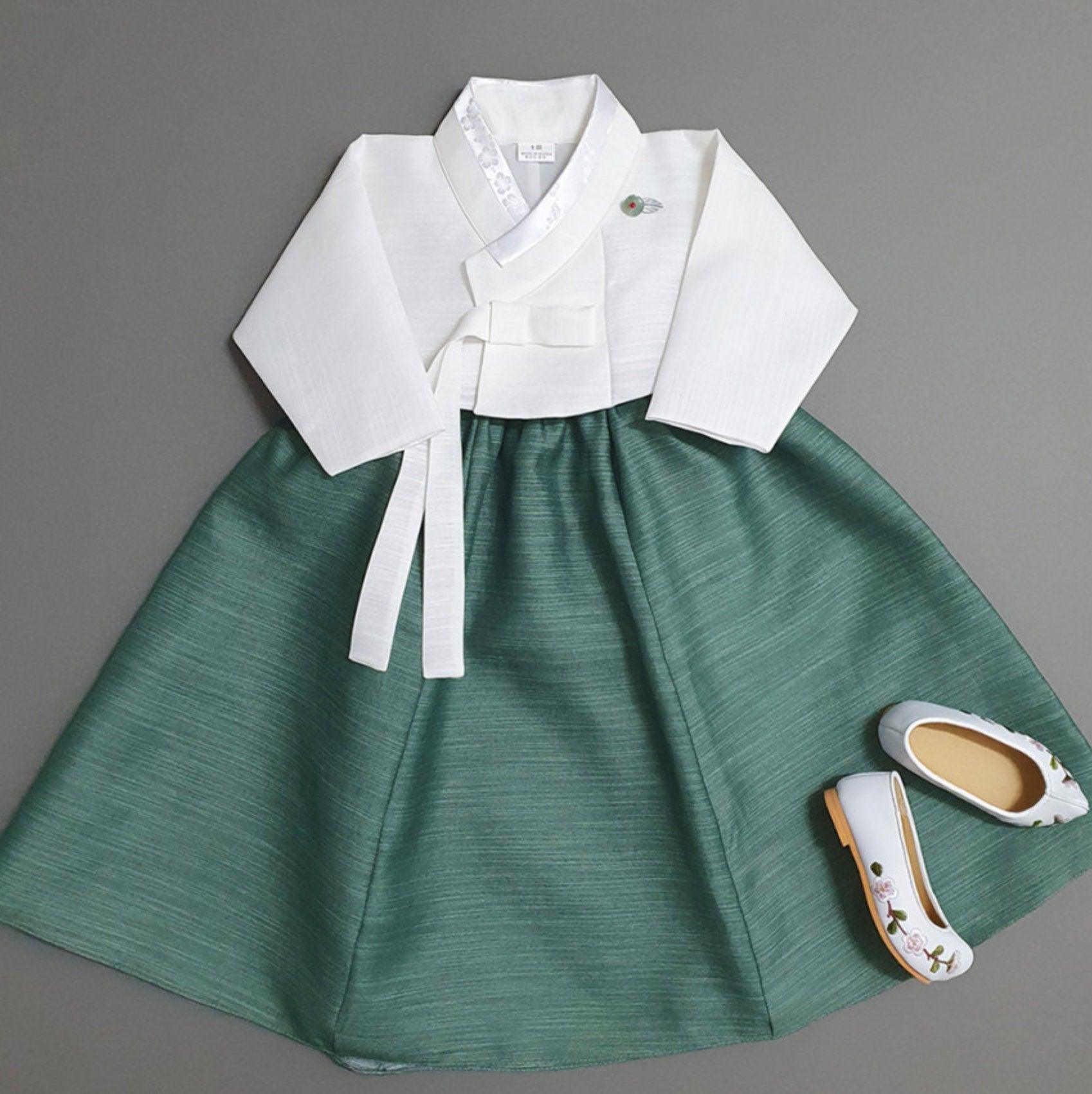 Yejin Ivory Jeogori Green Girl Hanbok (100D-8YR) - Native Korean