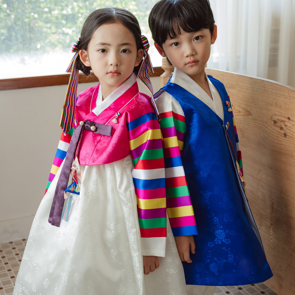 Seunju Magenta Saekdong Jeogori Ivory Skirt Girl Hanbok (100D-10YR)