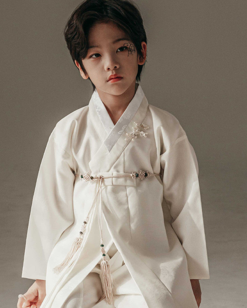 White Jeoseung Saja Hanbok (100D-8YR)