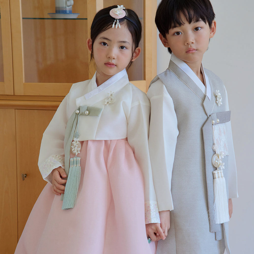 Yujin White Coral Girl Hanbok (100D-15YR)