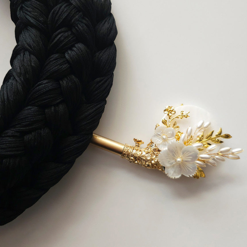Golden Bloom Binyeo
