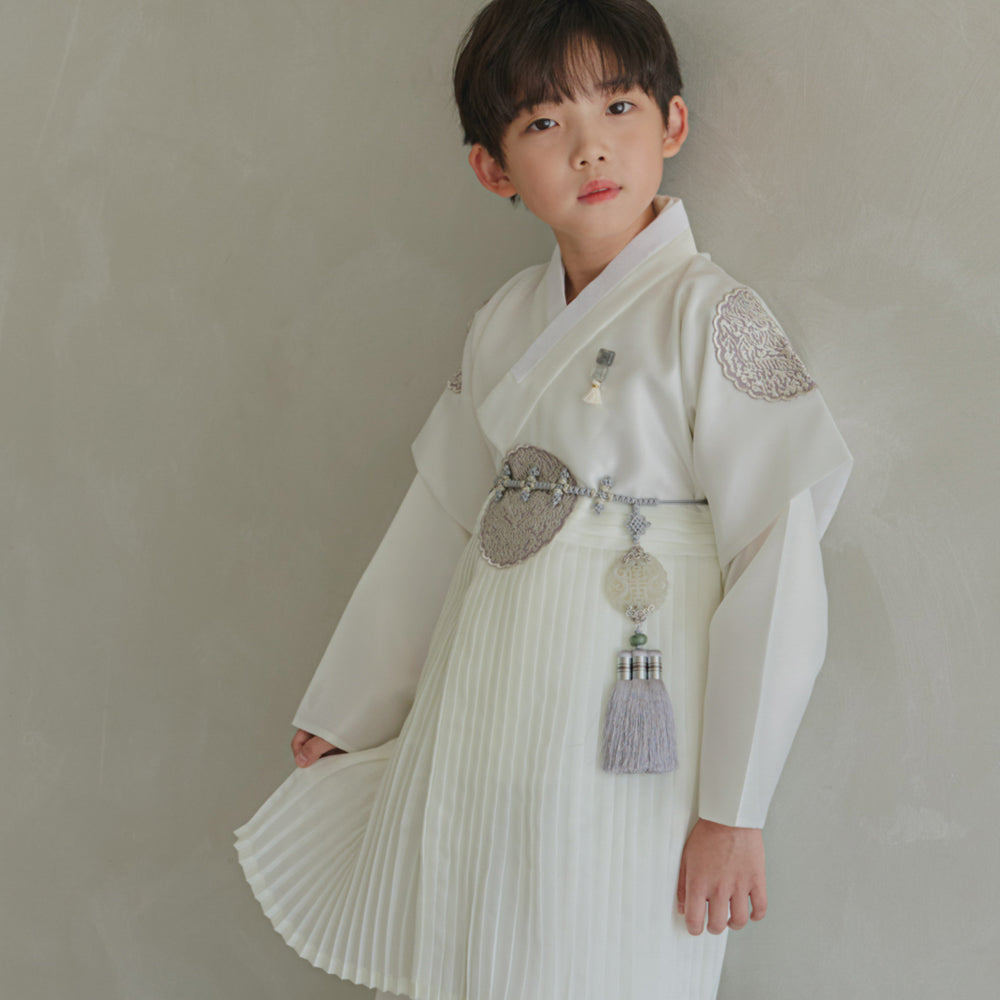 Sungkoon Pleated Ivory Boy Hanbok (100D-10YR)