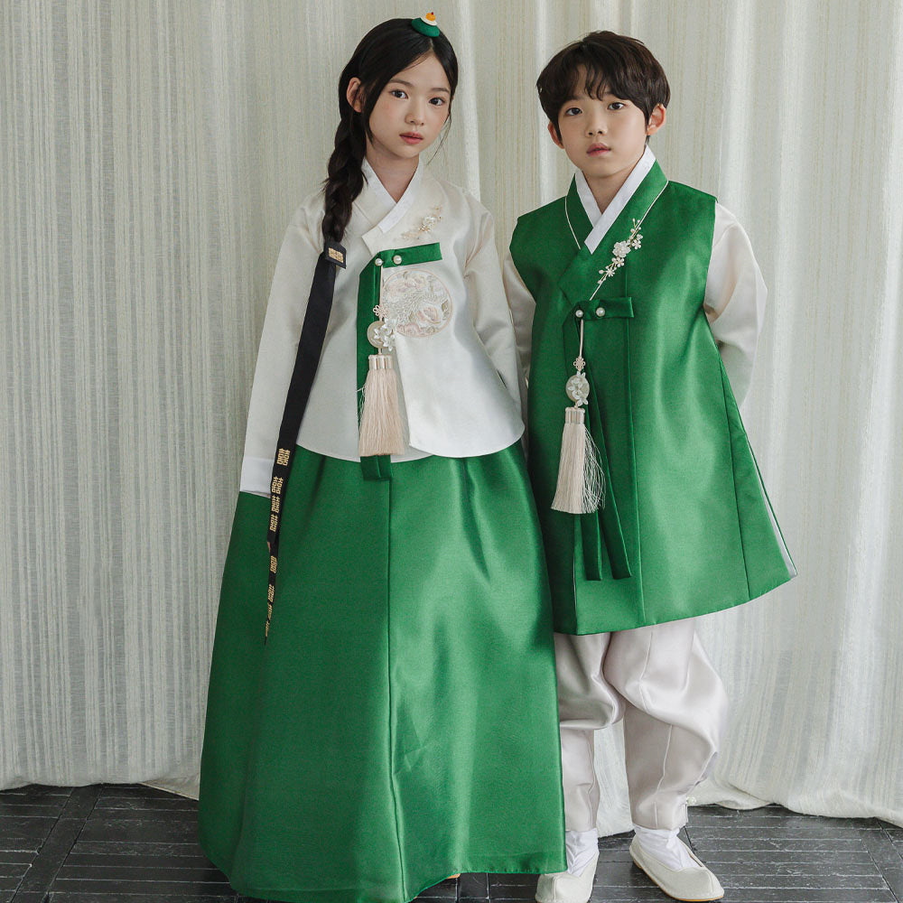 Yoonseo Green Girl Hanbok (100D-10YR)