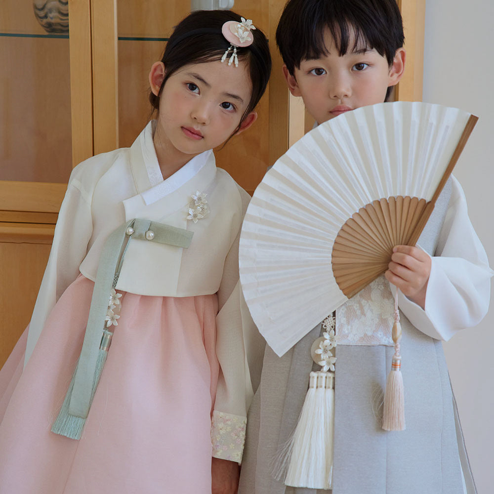 Yujin White Coral Girl Hanbok (100D-15YR)